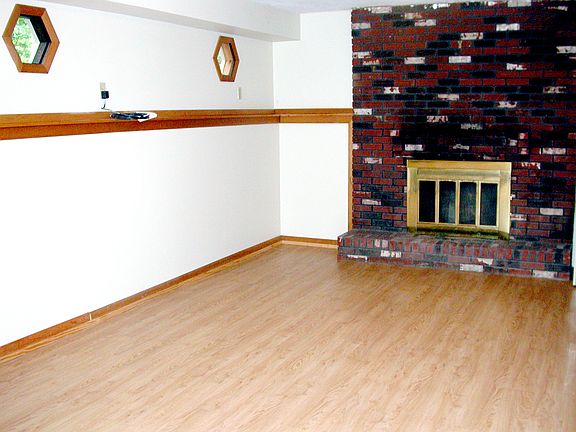 2nd image of 124 South Dr