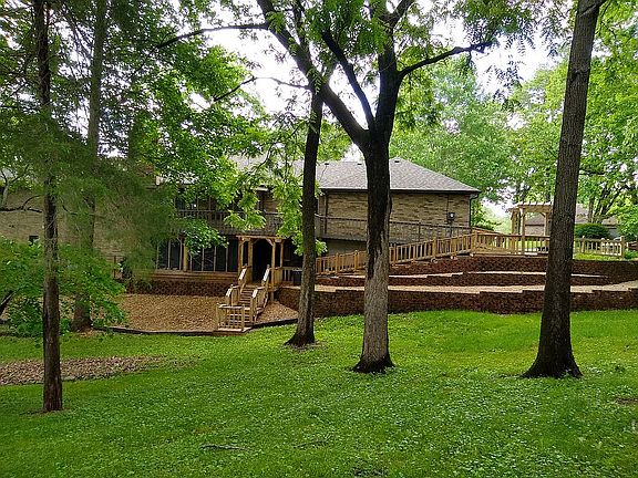 3rd image of 3421 S Woodland Trail Ave