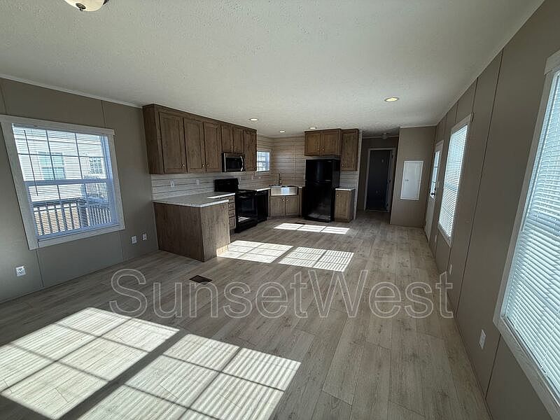 1st image of 305 W Tower Ln #West0305