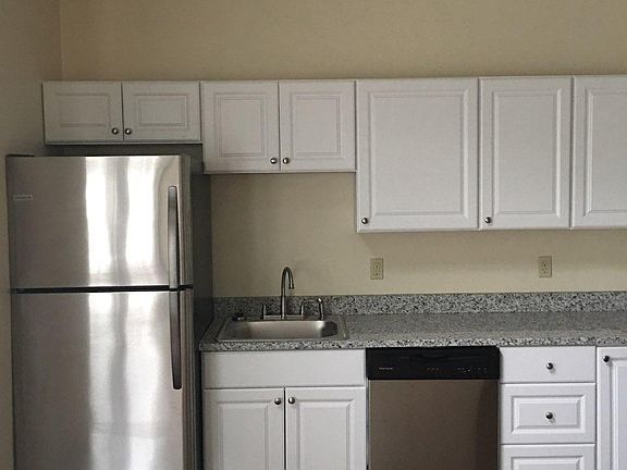 2nd image of 733 Ashland Ave APT 7