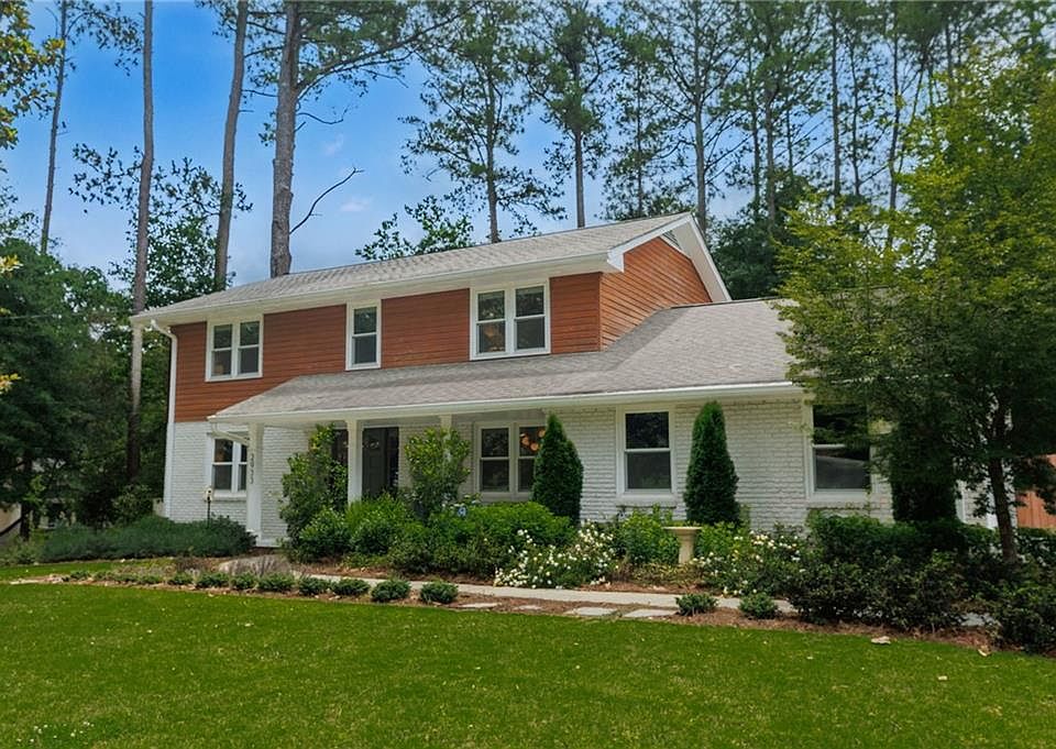1st image of 2933 Danbyshire Ct NE