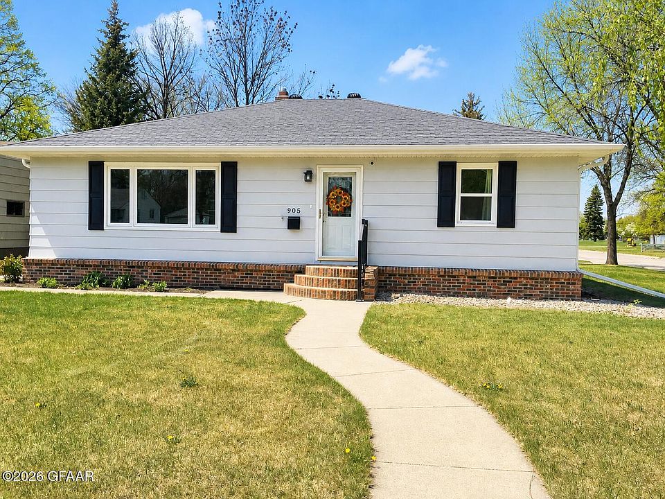1st image of 905 McHugh Ave
