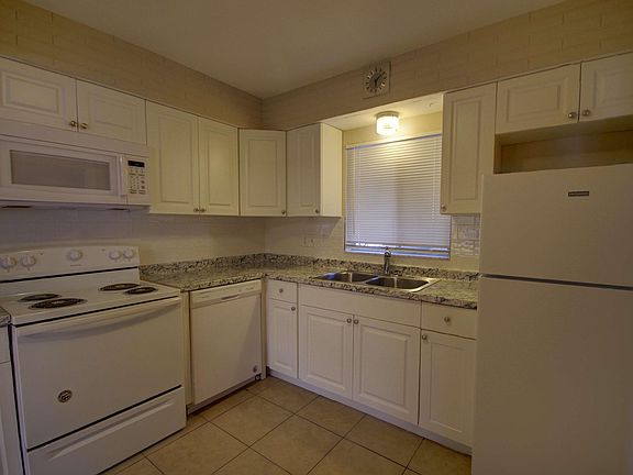 3rd image of 3640 Dr Martin Luther King Jr St S APT B