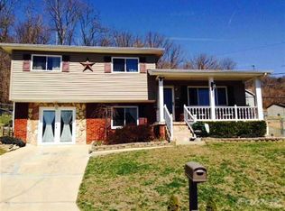 80 Valley View Dr, Huntington, WV 25704