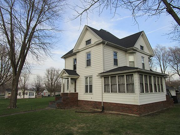2nd image of 300 N Wolf St