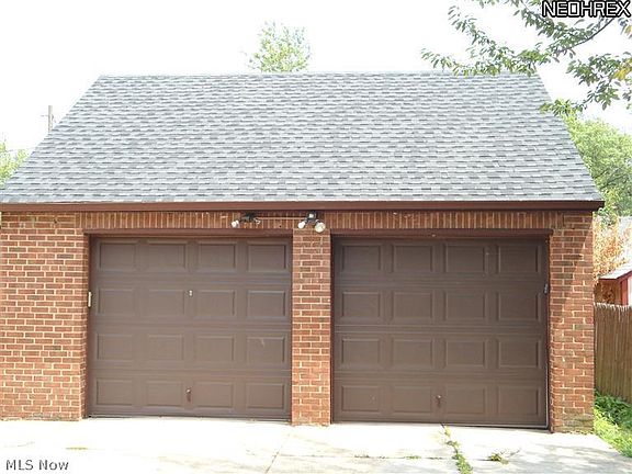 3rd image of 3289-3291 Rocky River Dr