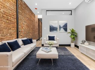 438 W 52nd St #13A, New York, NY 10019