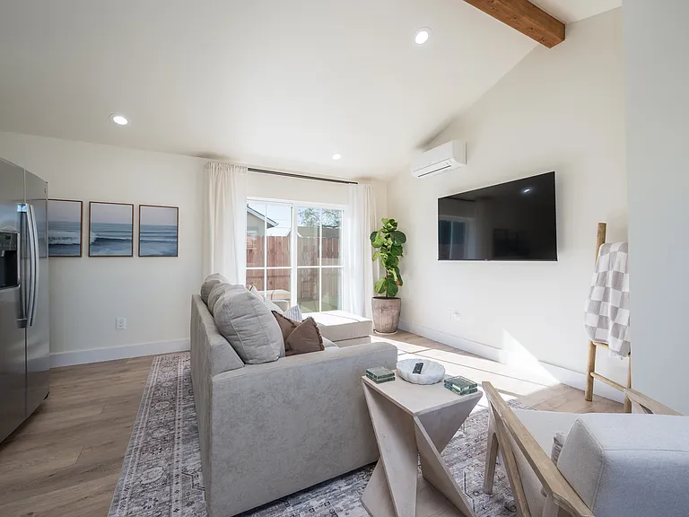 717 Bennett Ave #B — Photo 8