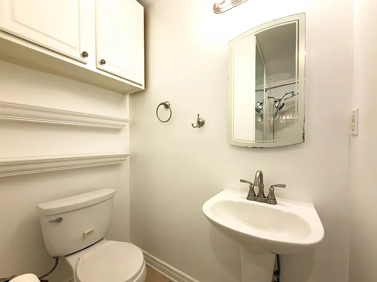 10428 Riverside Dr — Photo 9