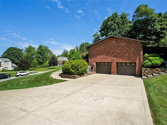 3rd image of 4136 Dundee Dr