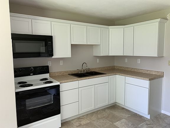 2nd image of 3315 Pickwick Ct