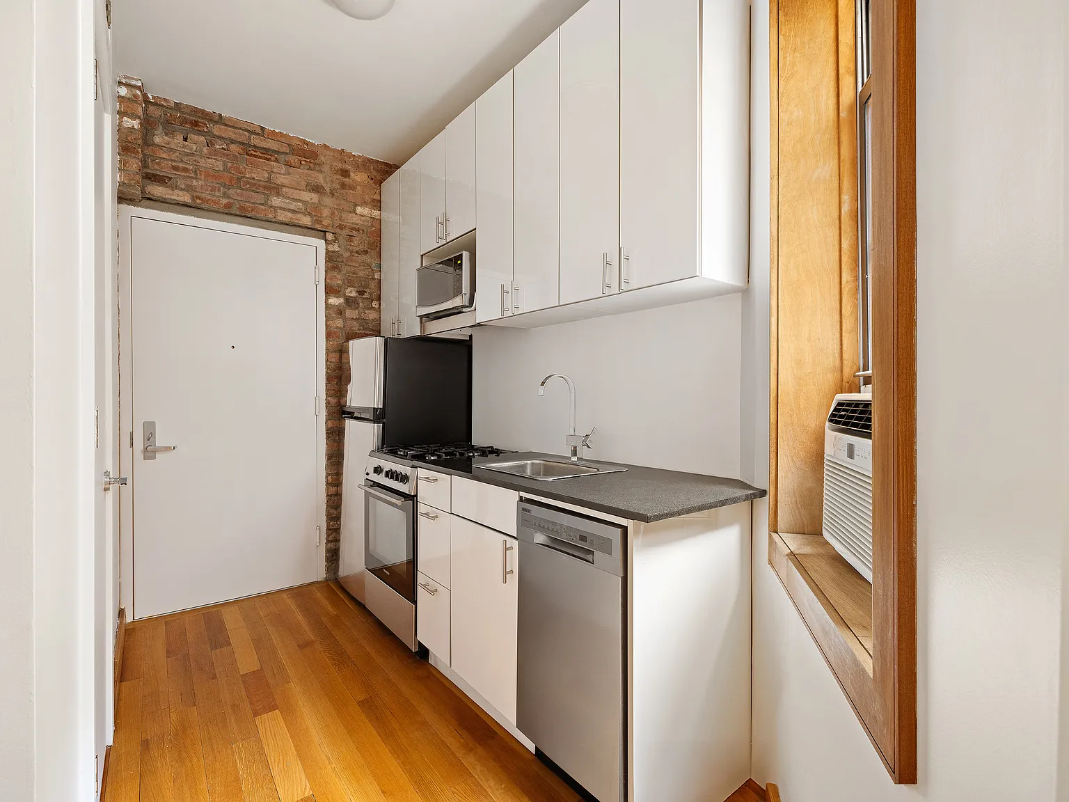 68 Thompson Street — Photo 4