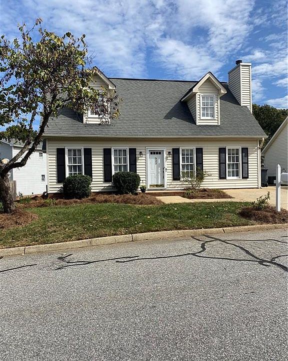 1st image of 327 Brookside Ct