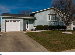 54 Flinthill Dr, Newark, DE 19702