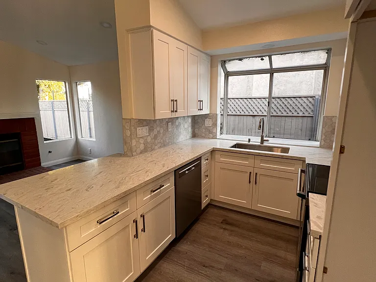 2158 Shadetree Ln — Photo 3