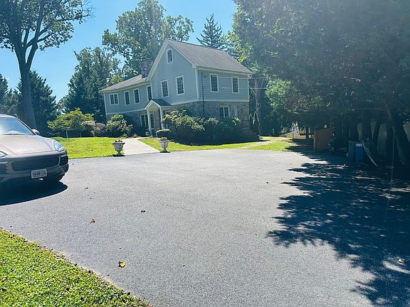 3rd image of 7022 Bellona Ave