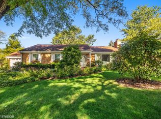 2138 Robincrest Ln, Glenview, IL 60025