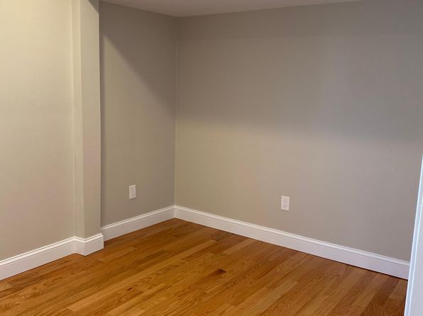 593 Cabot St #C, Beverly, MA 01915