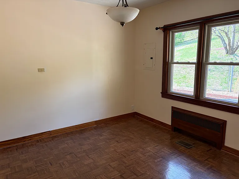 6003 N Broadway St — Photo 9