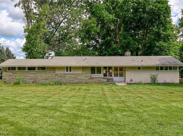 919 E Robinson Ave, Barberton, OH 44203