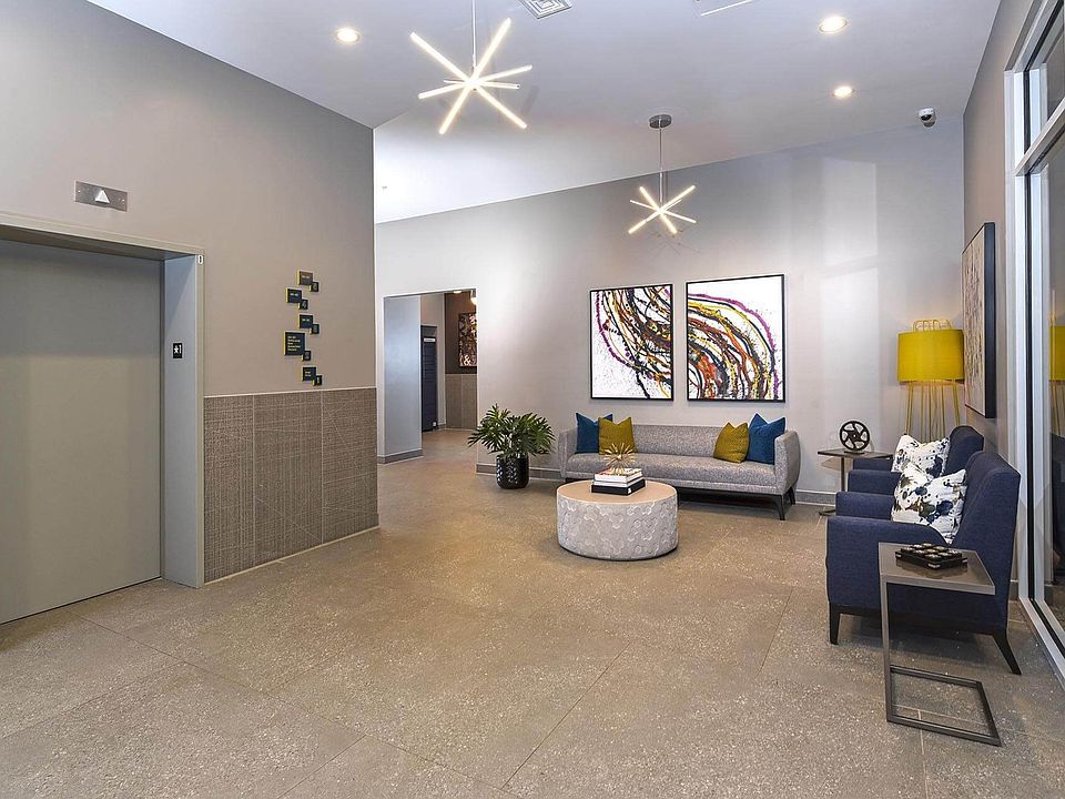 SilverLake Lobby