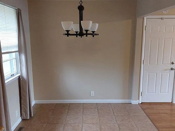 4th image of 1424 Southwood Dr