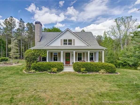 630 Pickens Dr, Pendleton, SC 29670