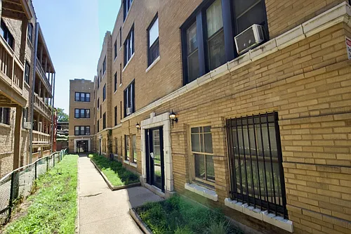 837 W Cornelia Ave #N3 Photo 1