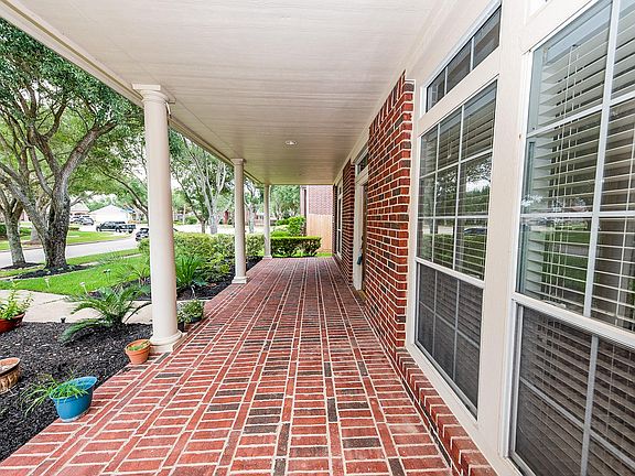 4th image of 6330 Goodlowe Park