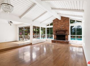 2443 Pesquera Dr, Los Angeles, CA 90049