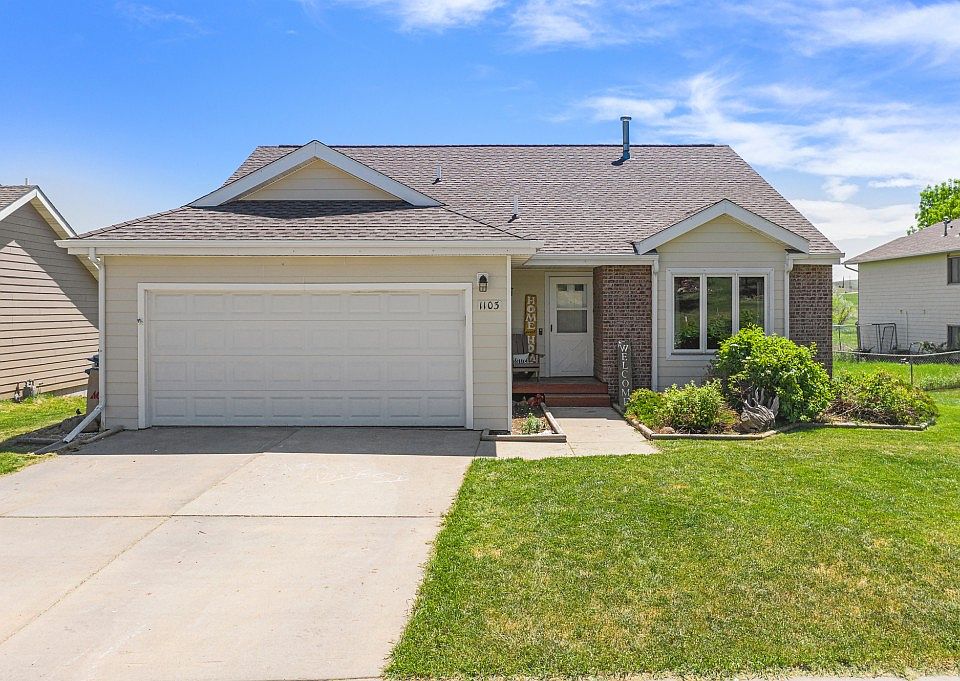 1st image of 1103 Field View Dr