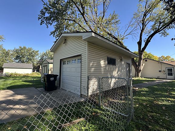3rd image of 4635 Xenia Ave N