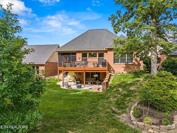 3rd image of 175 Valley View Dr