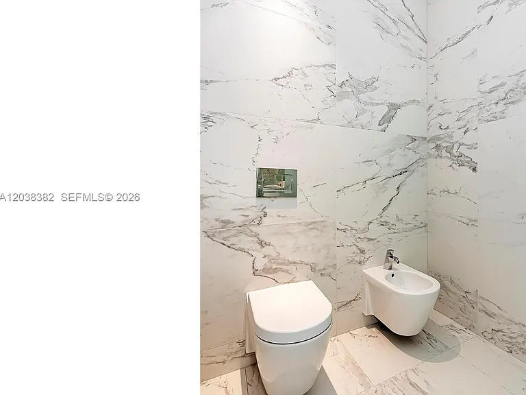1000 Biscayne Blvd #2002 — Photo 32