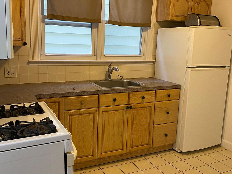 1st image of 48 Huber Pl Floor 1