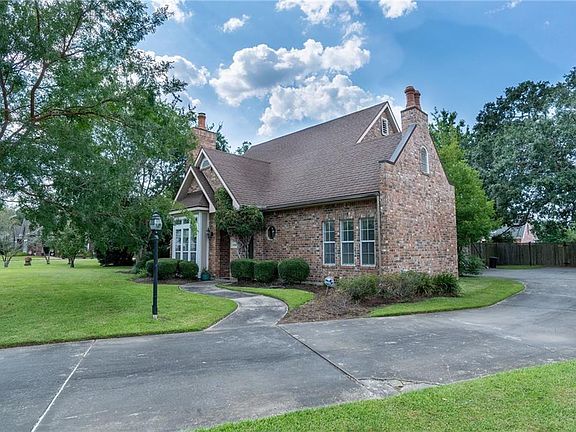 3rd image of 1906 Plantation Dr