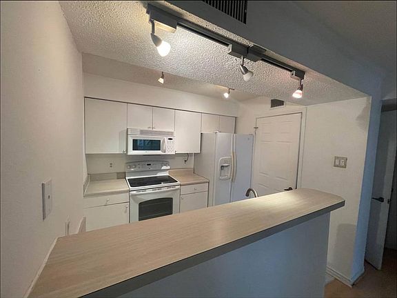 4th image of 1524 Lincoln Way APT 304