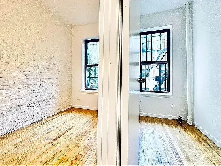 516 E 11th St #4B — Photo 11