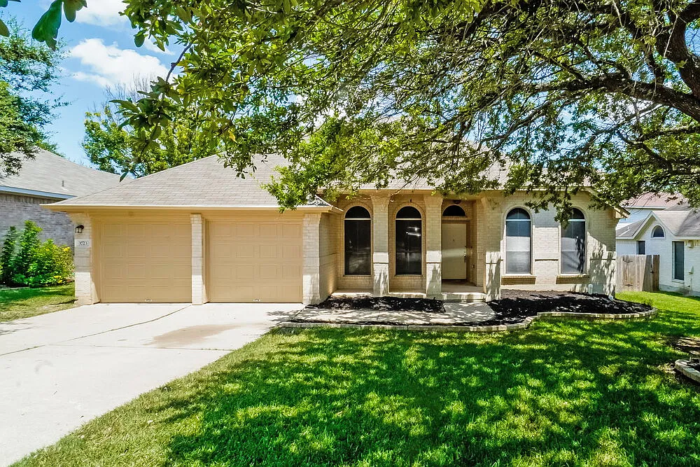 3 bed, 2.0 bath, 2175 sqft, $2,375 — Photo 1
