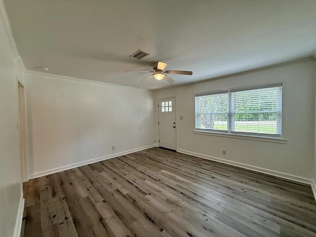 948 E LEE ST. — Photo 3
