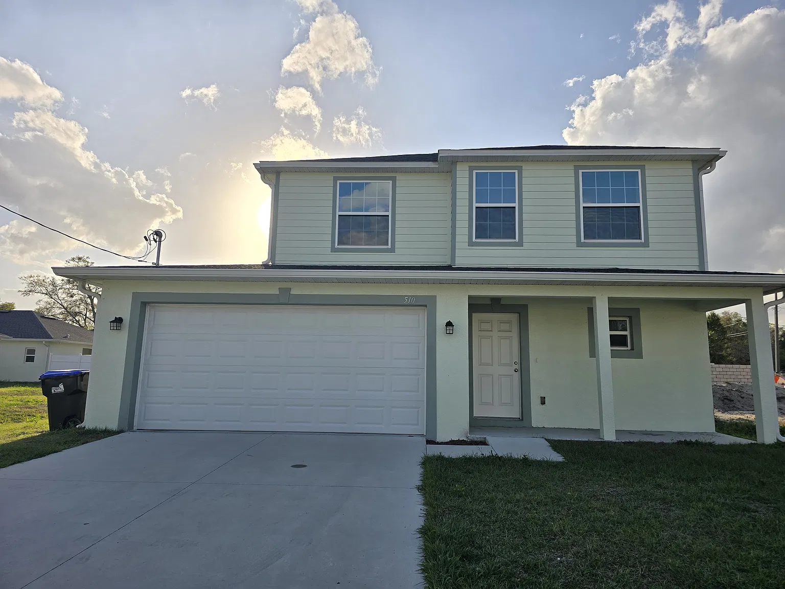 3 bed, 2.5 bath, 1915 sqft, $2,800 — Photo 3