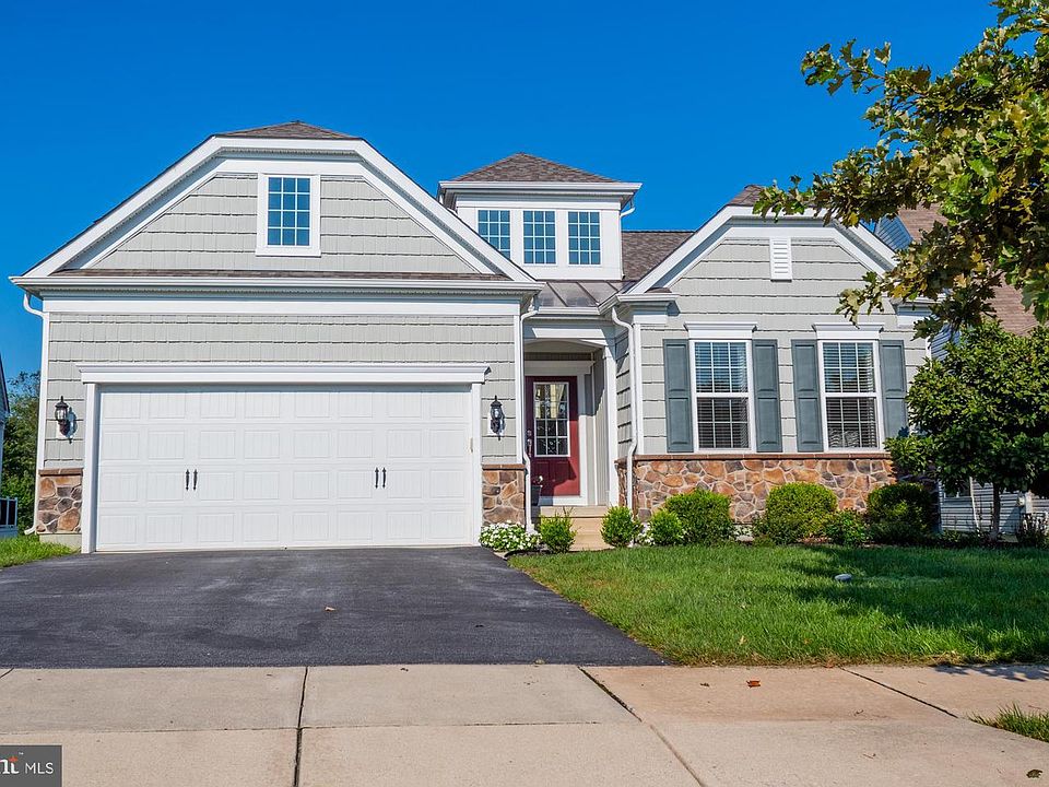 1st image of 438 Hallman Ct