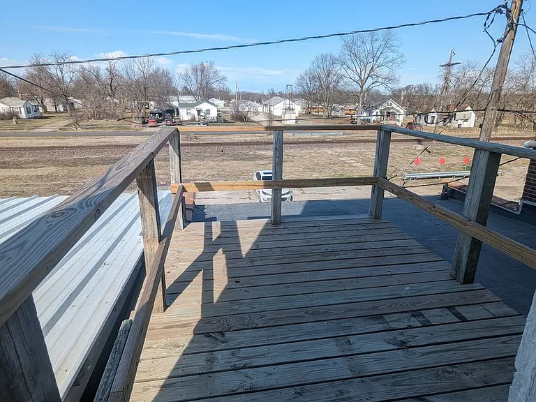 123 W Moniteau St — Photo 31