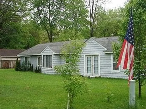 1013 Forest Ave, Burton, MI 48509