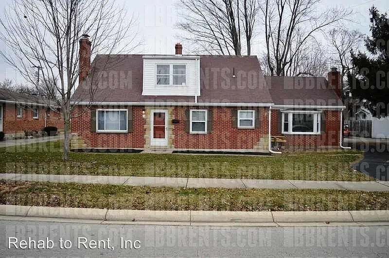 19 Wolf Ave photo 1