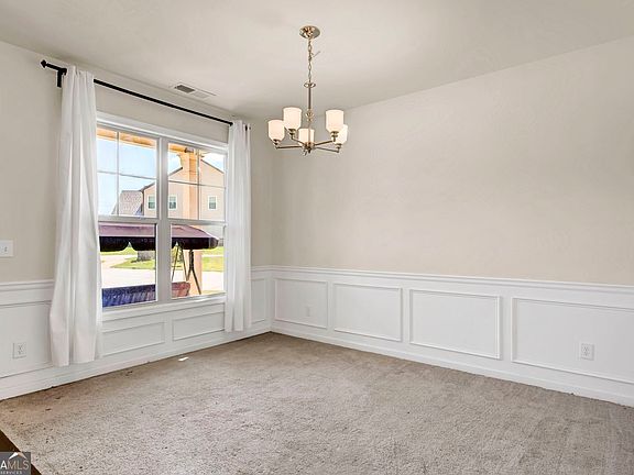 5th image of 2540 Trelipe Dr