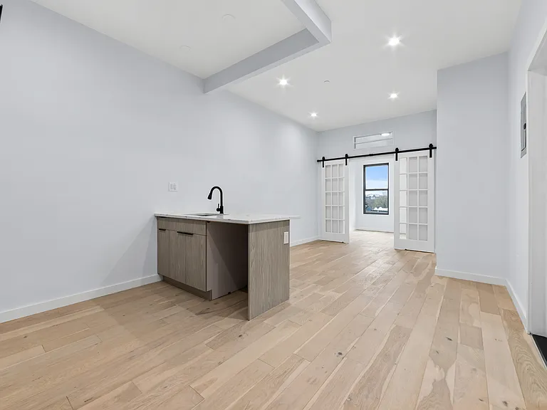 1091 Rogers Ave #3 — Photo 1