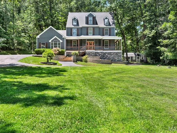 1827 Shiloh Woods Rd, Chesterfield, MO 63005