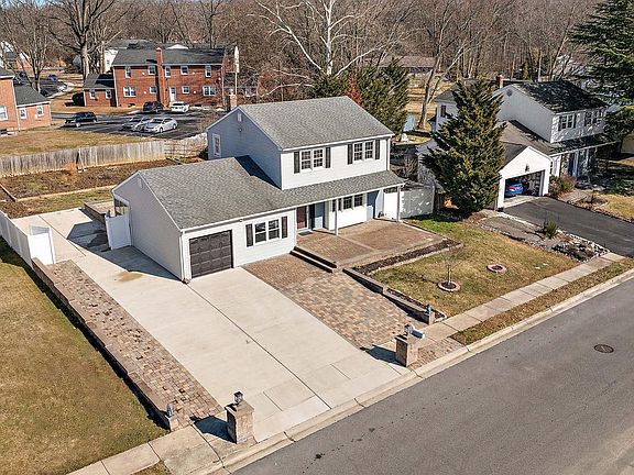5th image of 2407 Larkwood Dr