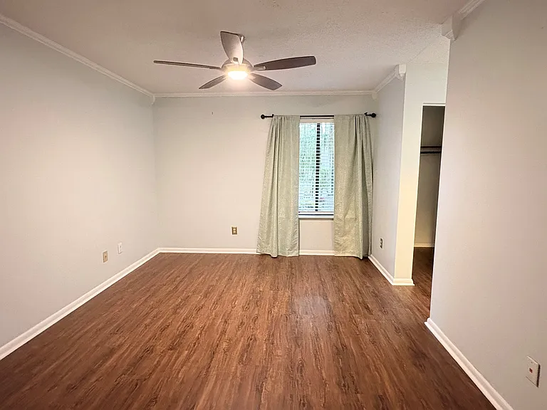 337 Kirkcaldy Dr — Photo 6